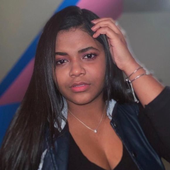 Meet your Posher, Izabella - Picture 1 of 1